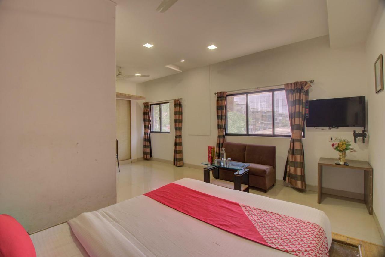 Oyo Flagship 19825 Hotel Panchratna Panvel Dış mekan fotoğraf