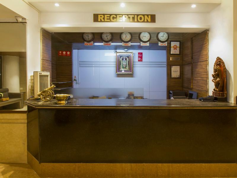 Oyo Flagship 19825 Hotel Panchratna Panvel Dış mekan fotoğraf